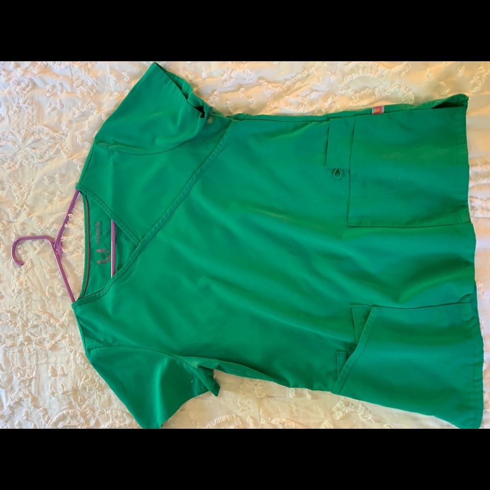 Urbane Scrub top